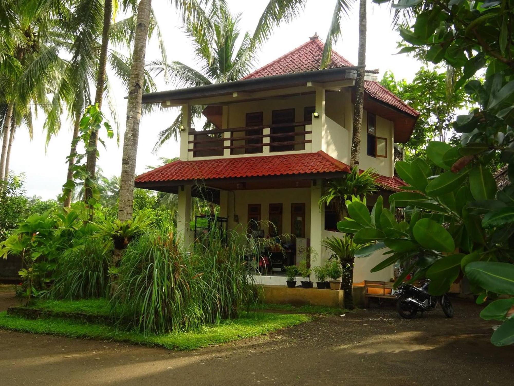 Sadati Home Stay Batukaras Exterior photo